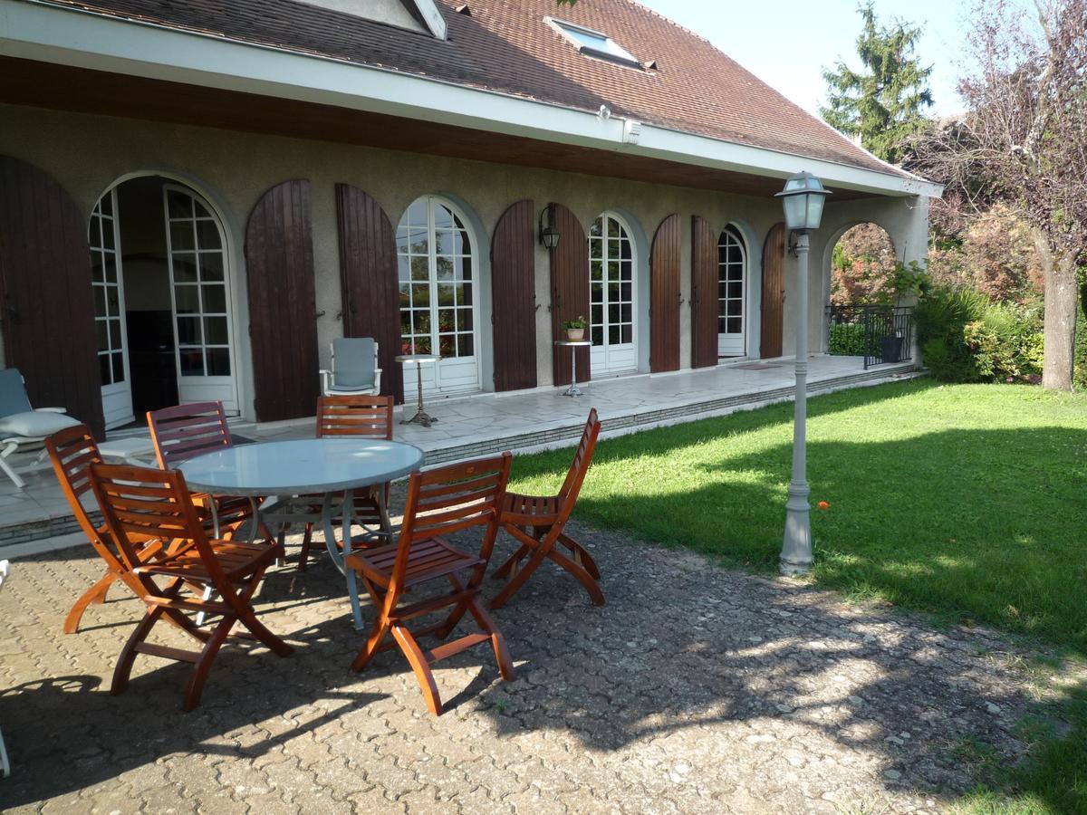La Maison Des Bonheurs Bed & Breakfast Rillieux-la-Pape Bagian luar foto