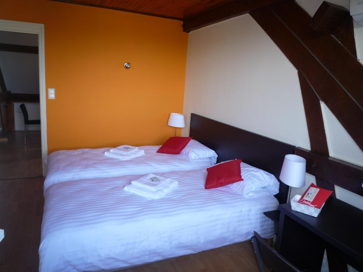 La Maison Des Bonheurs Bed & Breakfast Rillieux-la-Pape Bagian luar foto