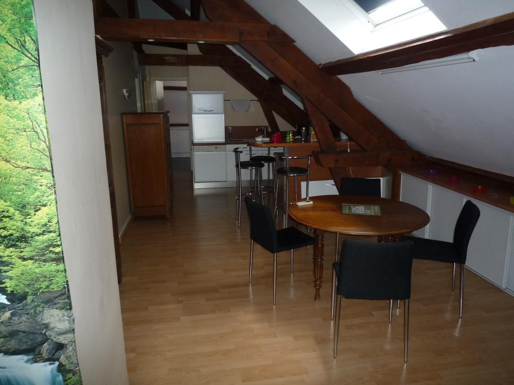 La Maison Des Bonheurs Bed & Breakfast Rillieux-la-Pape Bagian luar foto