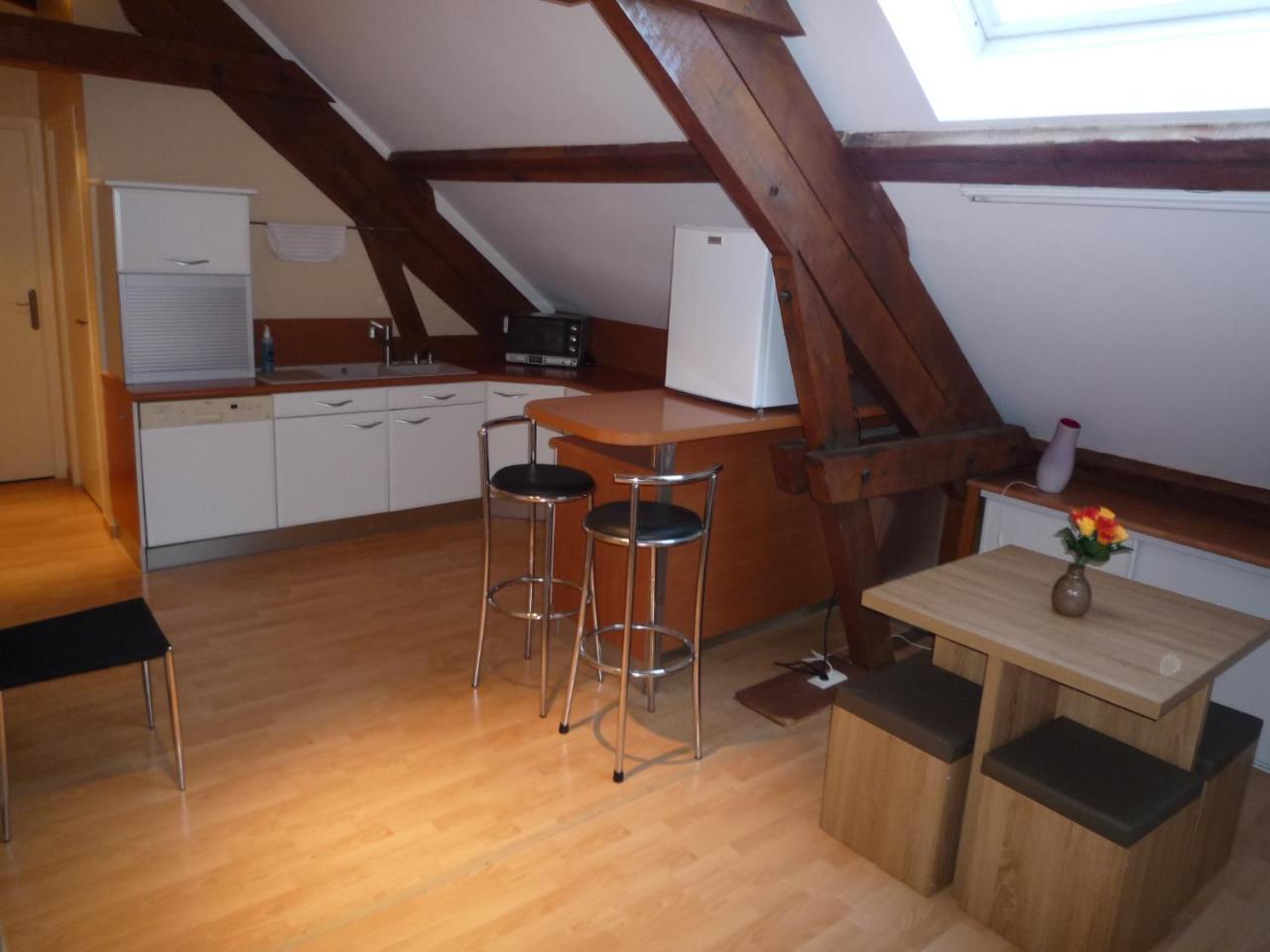 La Maison Des Bonheurs Bed & Breakfast Rillieux-la-Pape Bagian luar foto